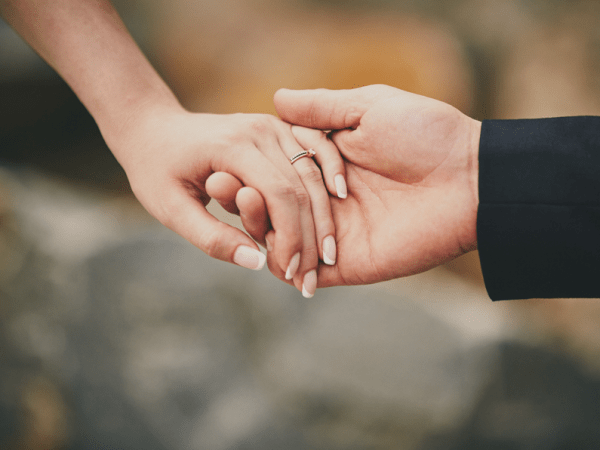 How to Plan and Afford the Engagement Ring of Her&nbsp;Dreams